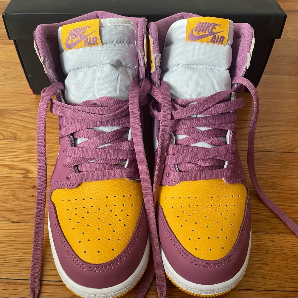 Nike air jordan 1 retro high OG (grade school)